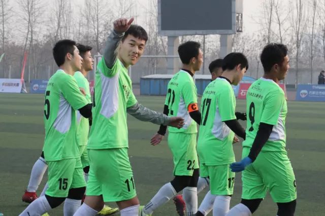 詹姆斯31+10库里38分里夫斯绝杀 湖人险胜勇士